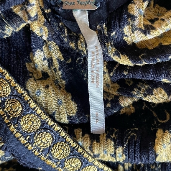 Women Blouse FREE PEOPLE Navy Blue Yellow Floral Weightless Shirt Loose Fit Top - Picture 5 of 6
